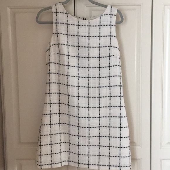 Charlotte Russe shift dress - Picture 2 of 4